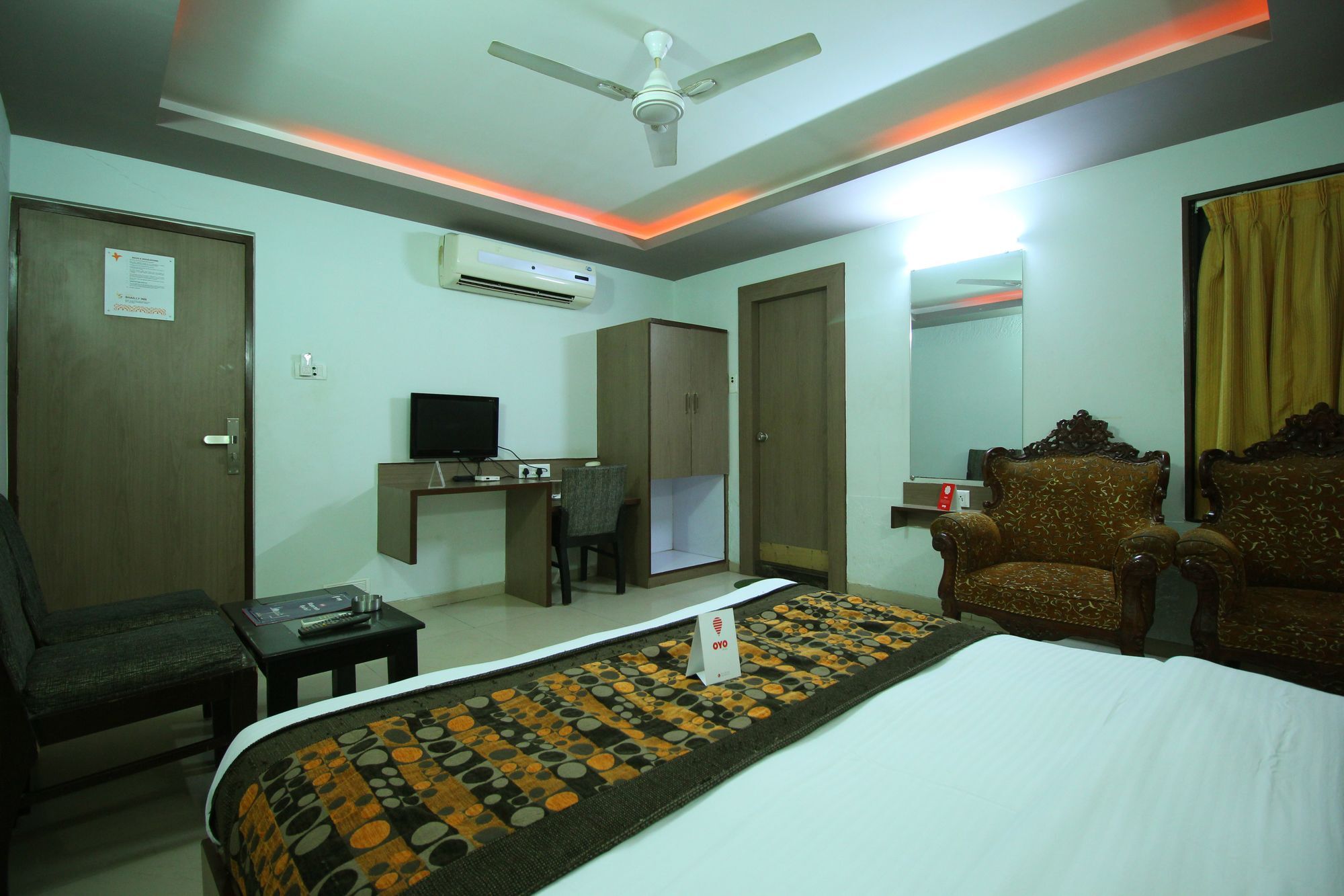 Oyo 4161 Hotel Shailly Inn Ahmedabad Exterior photo