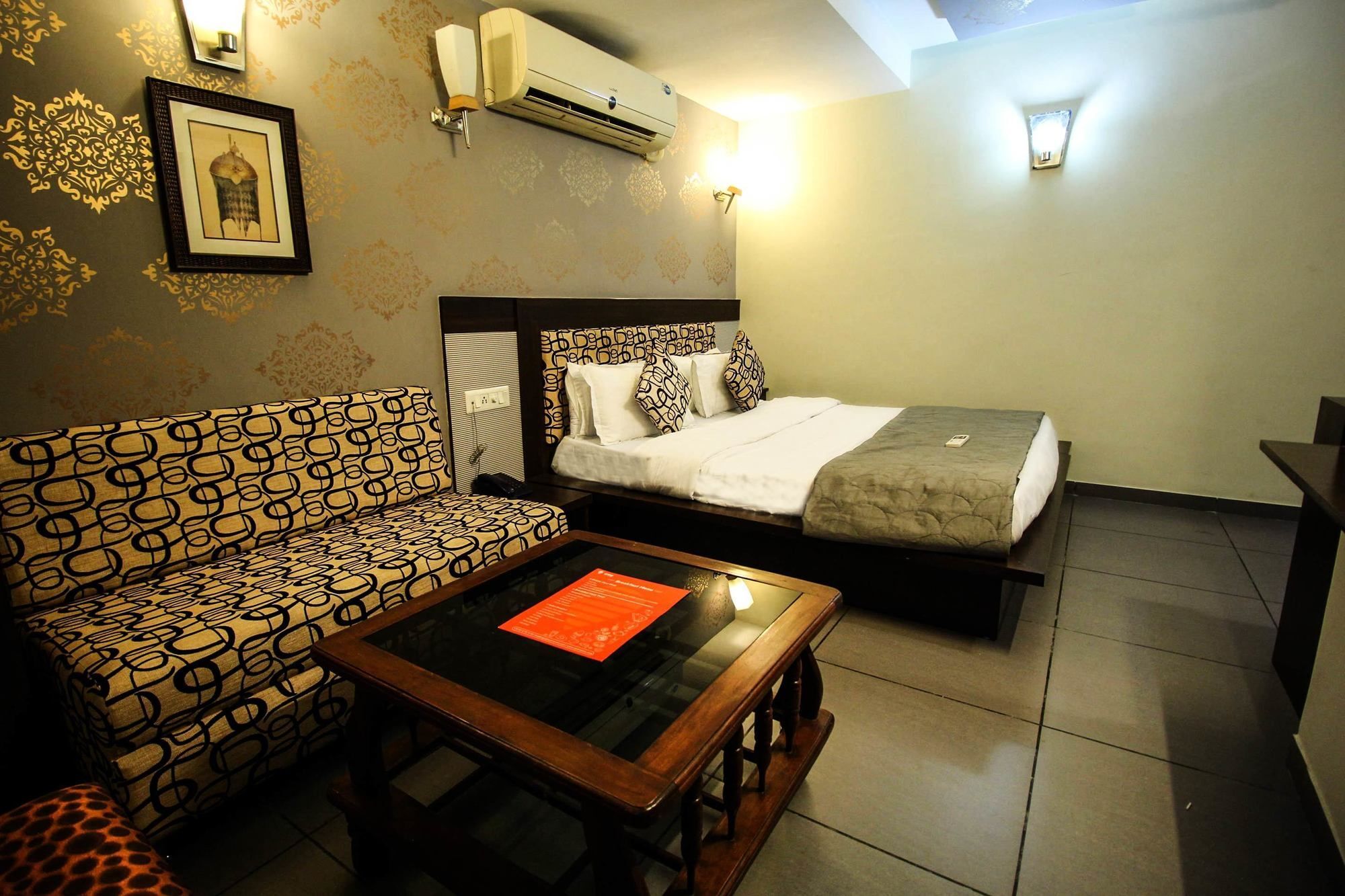 Oyo 4161 Hotel Shailly Inn Ahmedabad Exterior photo